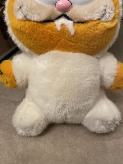 画像2: Garfield Cat DAKIN Easter Bunny Plush Doll 1981/ ガーフィールド　キャット　イースターバニー　ぬいぐるみ