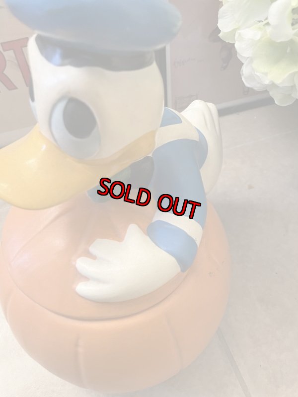 画像9: Disney Donald Duck  With Pumpkin Ceramic Cookie Jar  / ディズニーのドナルドダック　パンプキン　陶器製　クッキージャー (9)