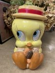 画像1: Looney Tunes Tweety Ceramic Cookie Jar  1993 / ルーニーチューンズ　トゥイーティー　陶器製　クッキージャー (1)
