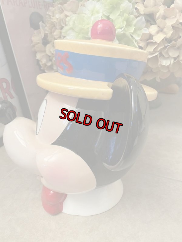 画像2: Disney Mickey Mouse Yellow Hat Ceramic Cookie Jar  / ディズニーのミッキーマウスのイエローハット　陶器製　クッキージャー　 (2)