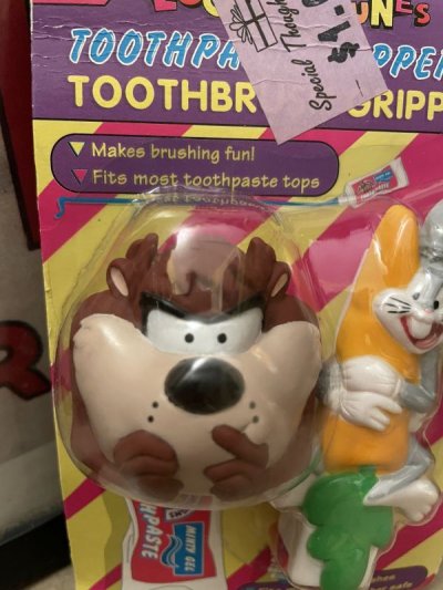 画像1: Looney Tunes Bugs Bunny & Tasmanian Devil toothpaste grippers   / ルーニーチューンズ　バッグズバニー&タスマニアンデビルの歯磨き粉キャップ