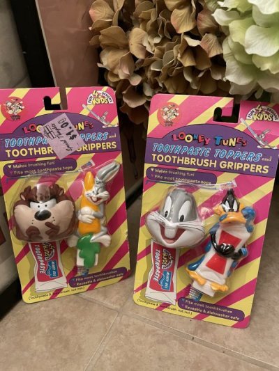 画像3: Looney Tunes Bugs Bunny & Tasmanian Devil toothpaste grippers   / ルーニーチューンズ　バッグズバニー&タスマニアンデビルの歯磨き粉キャップ