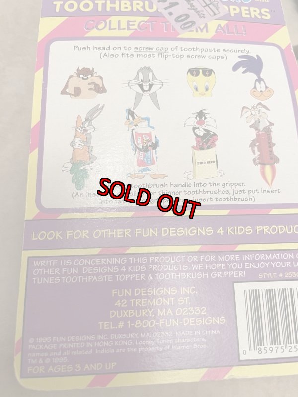 画像6:  Looney Tunes Bugs Bunny &  Duffy Duck toothpaste grippers / ルーニーチューンズ　バッグズバニー&ダフィ•ダックの歯磨き粉キャップ (6)