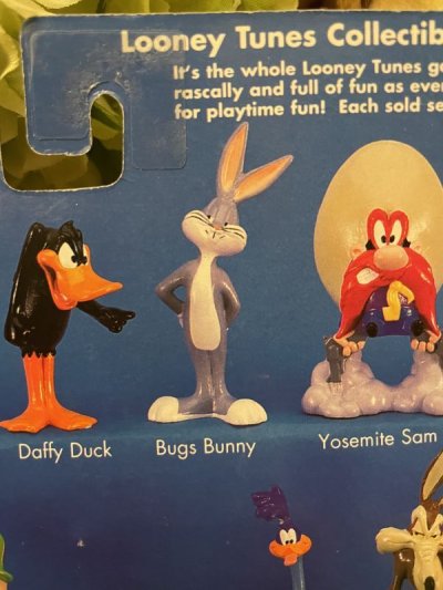 画像3: Looney Tunes Bugs Bunny Figure  1994  / ルーニーチューンズ　バッグズバニー　ブリスター入りフィギュア