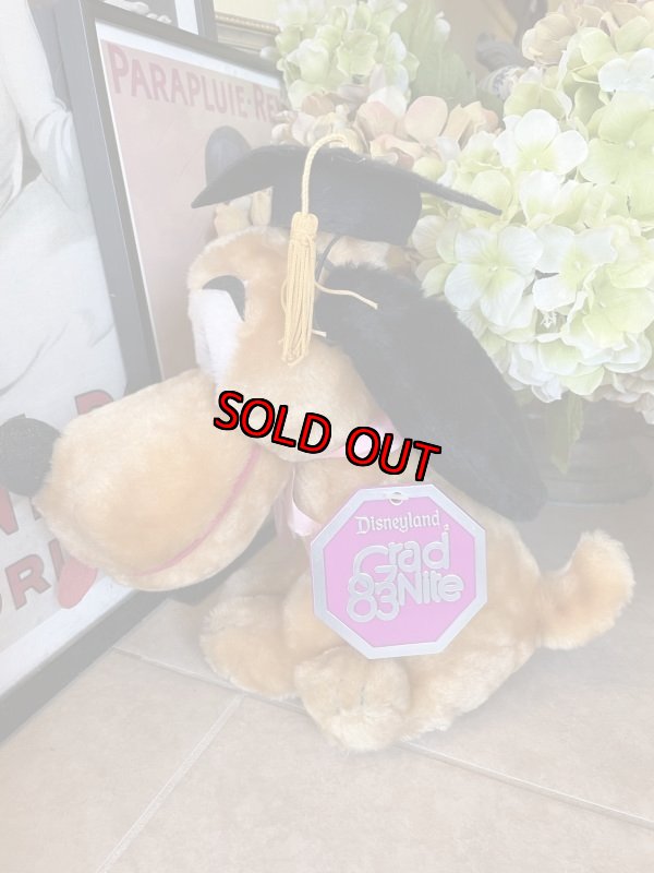画像1: Disney Pluto Grad 83 Nite Plush Stuffed Doll With Tag  / ディズニー　プルート　1983年　卒業パーティーのぬいぐるみ (1)