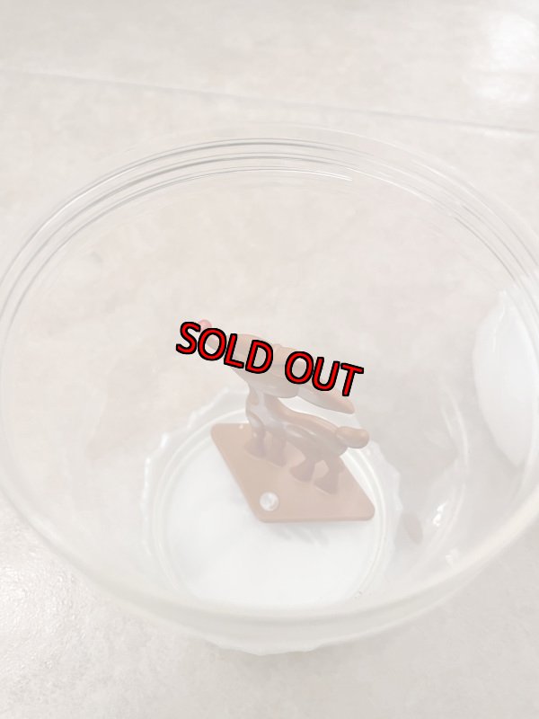 画像11: Denny’s restaurant plastic Rudolf Rain Deer white drink cup / デニーズ　プラスチック製　ルドルフ　トナカイ　ホワイトのドリンクカップ (11)