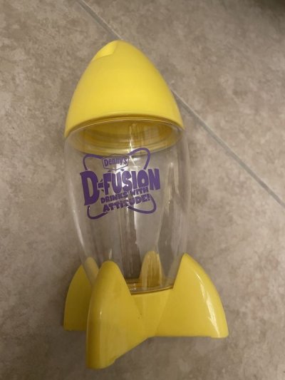 画像1: Denny’s restaurant plastic D Fusion Rocket drink cup Yellow / デニーズ プラスチック製 ロケット ディフュージョン イエロー ドリンクカップ