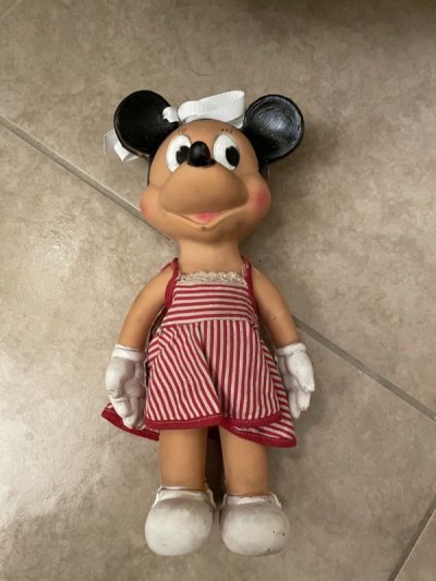 画像3: Disney Sun Rubber Minnie Mouse Vinyl Squeak Doll With Dot Cloth / ディズニー ミニーマウス サンラバー スクィーキードール