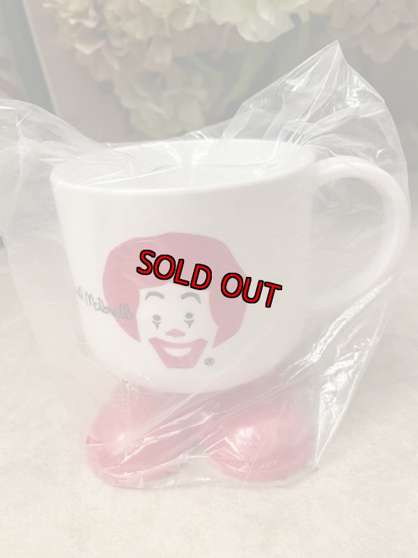 画像2: McDonald’s Ronald Plastic Footed Mug (A) / マクドナルドのロナルド　プラスチック製足付き　マグカップ (2)