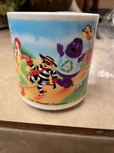 画像2: McDonald’s Ronald & Friends  Plastic  Mug 1991 (A) / マクドナルドのロナルドとフレンド　プラスチック製　マグカップ