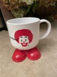 画像1: McDonald’s Ronald Plastic Footed Mug (A) / マクドナルドのロナルド　プラスチック製足付き　マグカップ (1)