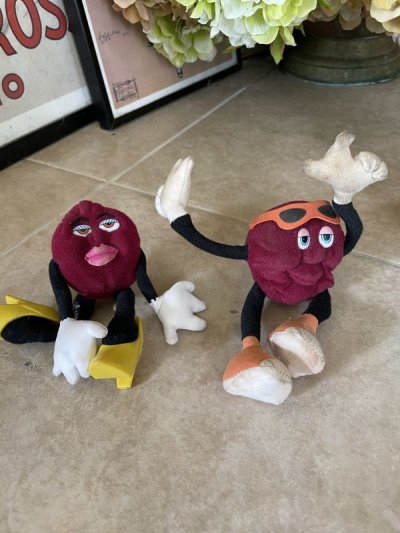 画像3: California Raisins What‘a Cool book, figures and wind up toy set / カリフォルニアレーズン　ブック、2フィギュア、トコトコ　4点セット