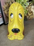 画像1: Yellow sad face Basset Hound Dog plastic coin bank / イエロー、サッドフェイス　ドッグ　貯金箱 (1)