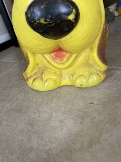 画像2: Yellow sad face Basset Hound Dog plastic coin bank / イエロー、サッドフェイス　ドッグ　貯金箱