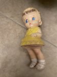 画像7: Edward  Mobley yellow cloth Girl Vinyl Squeak Doll  1958 / エドワード　モブレイ社　イエローワンピースの女の子ソフビ、ラバードール　50年代 (7)