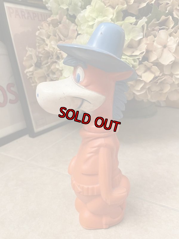 画像2: Hanna Barbera Quick Draw McGraw Blue Hat Coin Bank 60’s  / ハンナバーベラ 早撃ちマック　プラスチック製　貯金箱 (2)