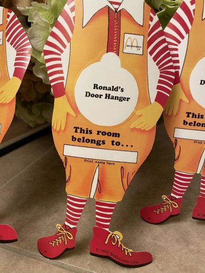 画像2: McDonald’s Ronald paper Door Hanger Set if 3  1992 / マクドナルドのロナルド　紙製　ドアハンガー3枚セット