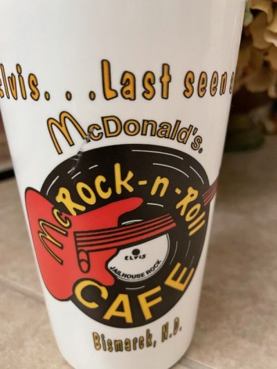 画像2: McDonald’s Rock n roll cafe Plastic Cup Set of 2 (L) 1991 / マクドナルドのプラスチック製、ロックンロールカフェ、コップ、2個セット