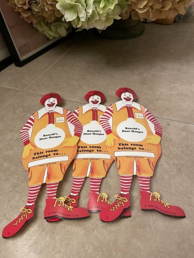 画像3: McDonald’s Ronald paper Door Hanger Set if 3  1992 / マクドナルドのロナルド　紙製　ドアハンガー3枚セット