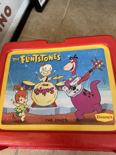 画像1: Denny’s Flintstones Red Plastic Lunch Box With Thermos 1989 / デニーズ フリントストーン プラスチック製 ランチボックス 水筒付き