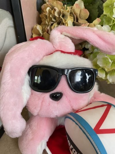 画像1: Energizer bunny pink with Christmas red socks 2006 / エナジャイザーバニー ぬいぐるみ クリスマスソックス