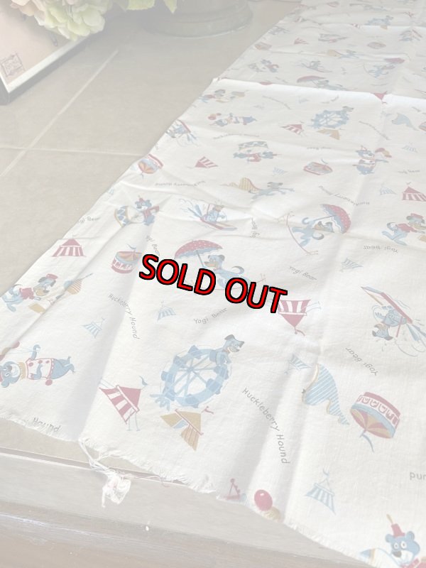 画像2: Huckleberry Hound & Yogi Bear fabric sheet / ハンナバーベラ レア!ハックルベリーハウンド&ヨギベア  布 ファブリック (2)