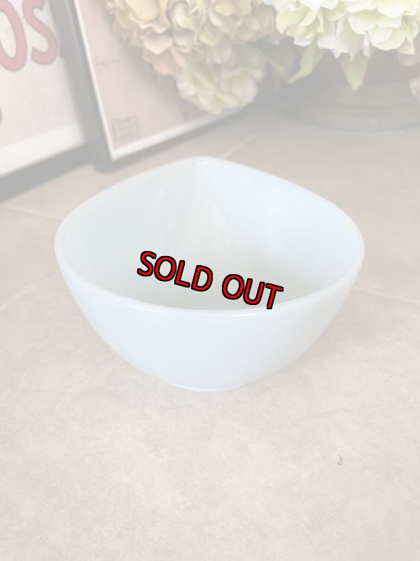 画像4: Fire King turquoise blue tear drop mixing bowl(S) / ファイヤーキング　ターコイズブルー　ティアドロップ　ミキシングボール(S) (4)