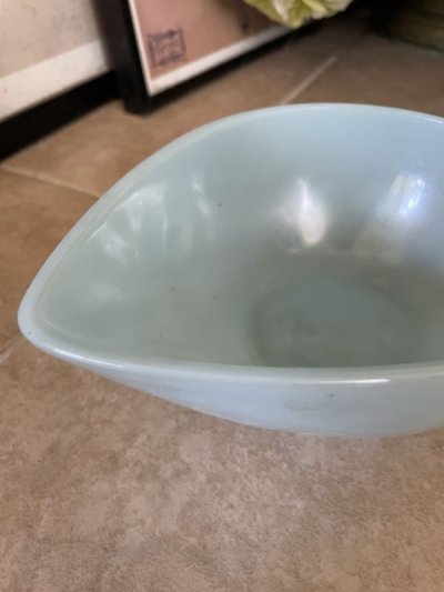 画像1: Fire King turquoise blue tear drop mixing bowl(S) / ファイヤーキング　ターコイズブルー　ティアドロップ　ミキシングボール(S)