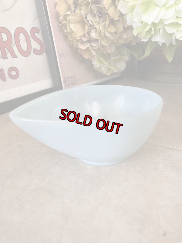 画像1: Fire King turquoise blue tear drop mixing bowl(S) / ファイヤーキング　ターコイズブルー　ティアドロップ　ミキシングボール(S) (1)