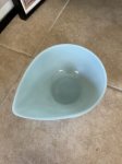 画像2: Fire King turquoise blue tear drop mixing bowl(S) / ファイヤーキング　ターコイズブルー　ティアドロップ　ミキシングボール(S) (2)