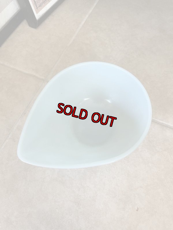 画像2: Fire King turquoise blue tear drop mixing bowl(S) / ファイヤーキング　ターコイズブルー　ティアドロップ　ミキシングボール(S) (2)