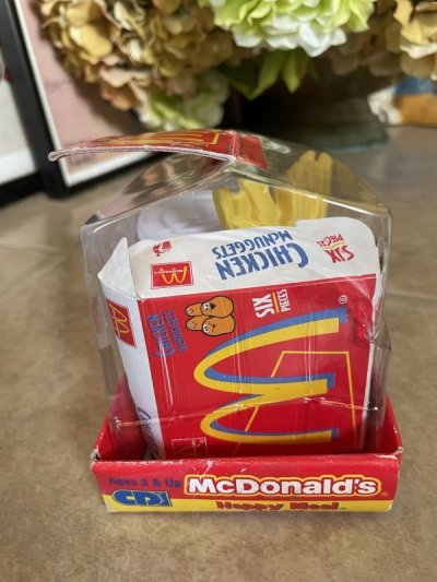画像1: McDonald’s  McNuggets play food set with box 2001 (B) / マクドナルドのマックナゲットプレイフードセット
