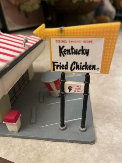画像1: Kentucky Fried Chicken plastic store model display / ケンタッキーフライドチキン　プラスチック製　ストア　モデル