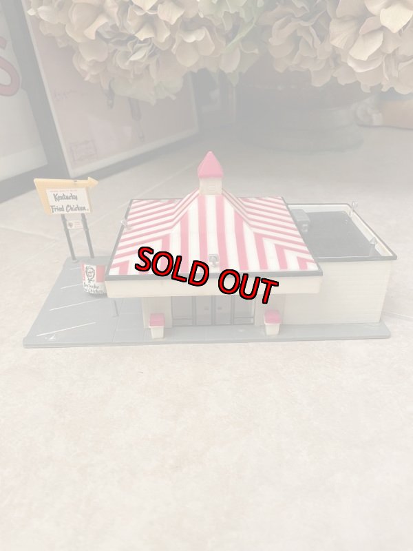 画像1: Kentucky Fried Chicken plastic store model display / ケンタッキーフライドチキン　プラスチック製　ストア　モデル (1)