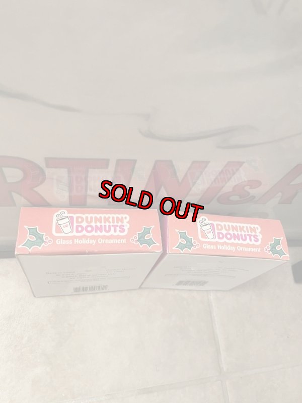 画像2: Dunkin  Donuts Christmas ornaments with box Set of 2   / ダンキンドーナツ 箱入りオーナメントセット 2個ドーナツ レア!! (2)
