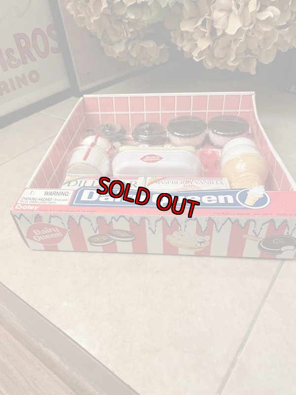 画像10: Dairy Queen play food set with box 2002 / ディリークィーンの箱入りプレイフードセット (10)