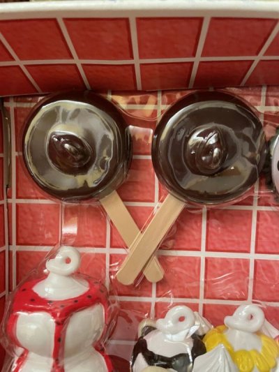 画像2: Dairy Queen play food set with box 2002 / ディリークィーンの箱入りプレイフードセット