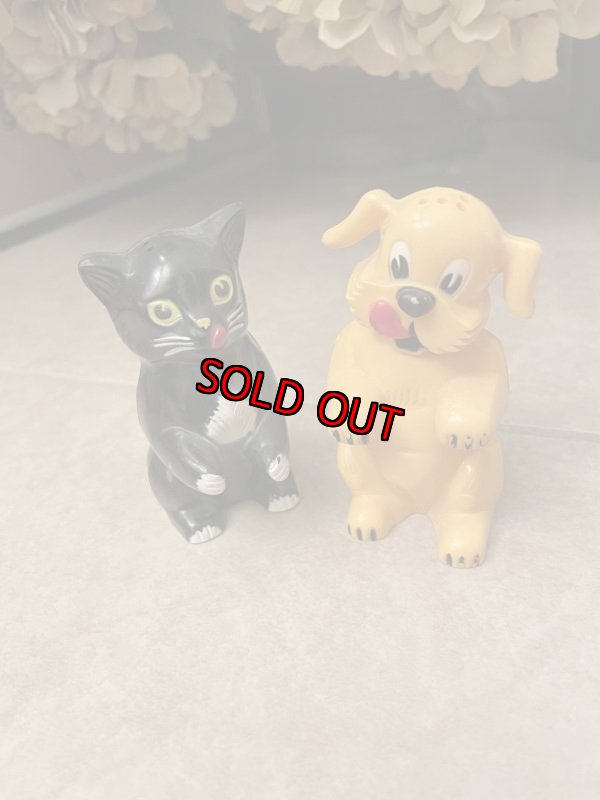 画像1: Ken L Ration plastic dog & cat  Salt & Pepper set / プラスチック製、塩コショウのセット (1)