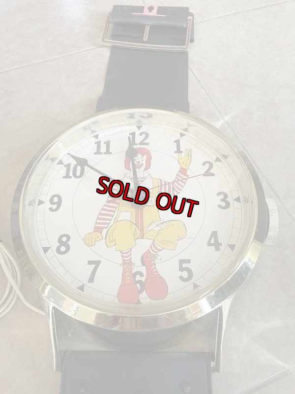 画像4: McDonalds Ronald Large Wall Clock Watch Style 93cm (B)  / マクドナルド、ロナルドの大きい腕時計スタイルの丸い壁時計　大きいウォールクロック (4)