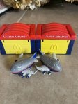 画像7: McDonald’s United Airlines planes & Hangers Happy Meal Set of 2 (B) / マクドナルドのユナイテッド航空　飛行機と倉庫　ハッピーミールトイ　2個セット (7)