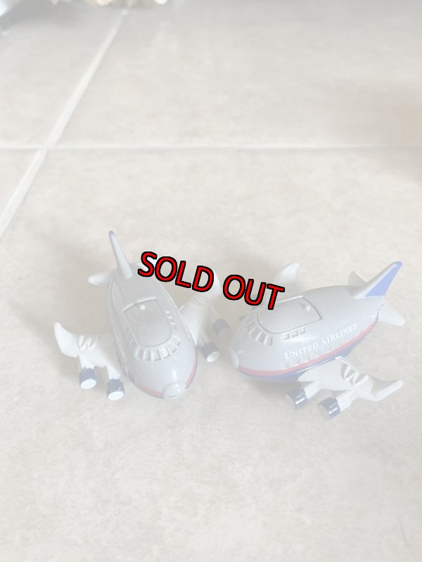 画像5: McDonald’s United Airlines planes & Hangers Happy Meal Set of 2 (A) / マクドナルドのユナイテッド航空　飛行機と倉庫　ハッピーミールトイ　2個セット (5)