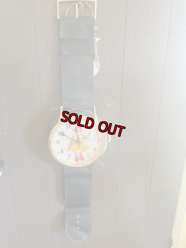 画像1: McDonalds Ronald Large Wall Clock Watch Style 93cm (B)  / マクドナルド、ロナルドの大きい腕時計スタイルの丸い壁時計　大きいウォールクロック (1)