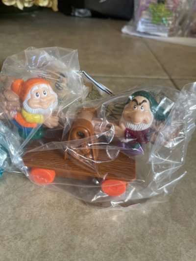 画像3: McDonald’s Complete Snow White Happy Meal set of 8 / マクドナルドのコンプリート　スノーホワイト、白雪姫、ハッピーミールトイ　8個セット