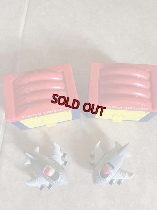 画像2: McDonald’s United Airlines planes & Hangers Happy Meal Set of 2 (B) / マクドナルドのユナイテッド航空　飛行機と倉庫　ハッピーミールトイ　2個セット (2)