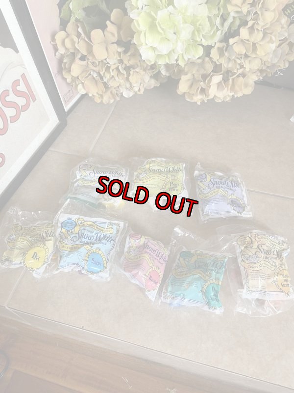 画像1: McDonald’s Complete Snow White Happy Meal set of 8 / マクドナルドのコンプリート　スノーホワイト、白雪姫、ハッピーミールトイ　8個セット (1)