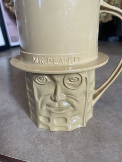 画像1: Mr Peanuts Beige plastic mug / ミスターピーナッツ ベージュ プラスチック製 マグ