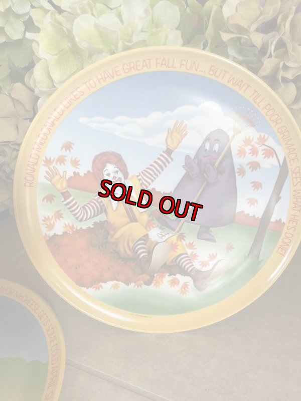 画像2: McDonald’s Plastic Plate set of 2 (A) / マクドナルドのプラスチック製、プレート2枚セット、春＆秋 (2)