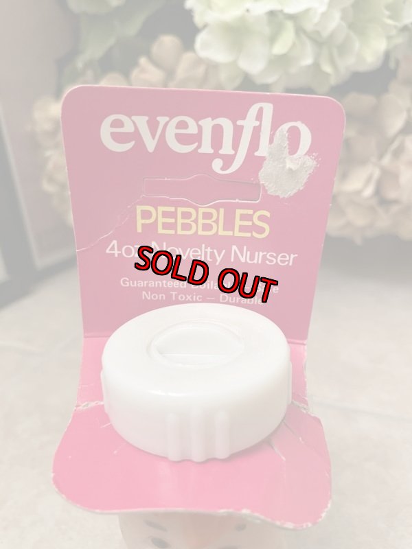 画像2: Hanna Barbera Flintstones Pebbles Baby Milk Bottle with Tag 1977  /  フリントストーンズ、タグ付きペブルスの哺乳瓶ドール (2)