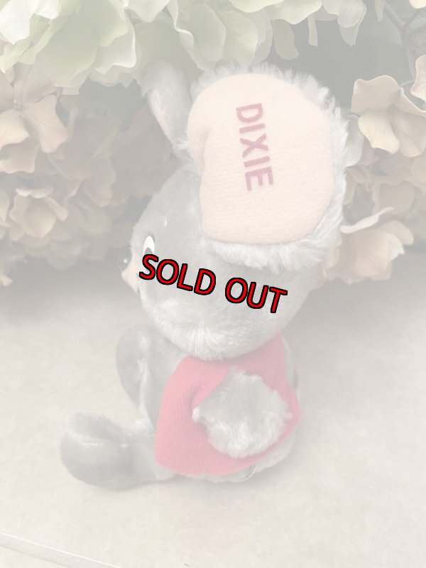 画像2: Hanna Barbers Dixie Plush doll with red vest 、Tag 1985 / ハンナバーベラ　ディクシーのタグ付きぬいぐるみ　赤いベスト　ドール　 (2)