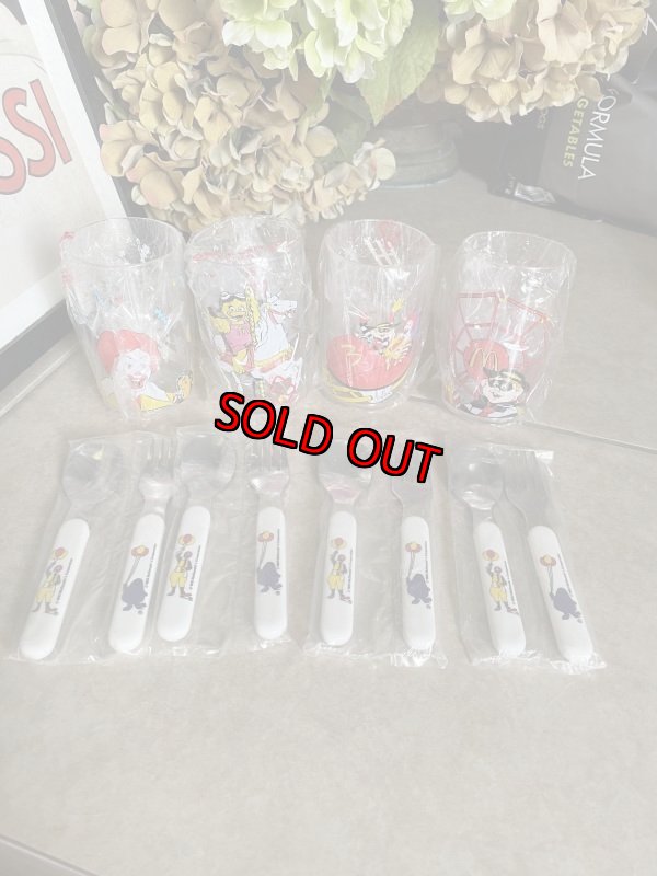 画像1: McDonald’s Plastic Cup & fork ,spoon Set Of 4 1993 / マクドナルドのプラスチック製のコップ4個、フォークとスプーンの4セット (1)